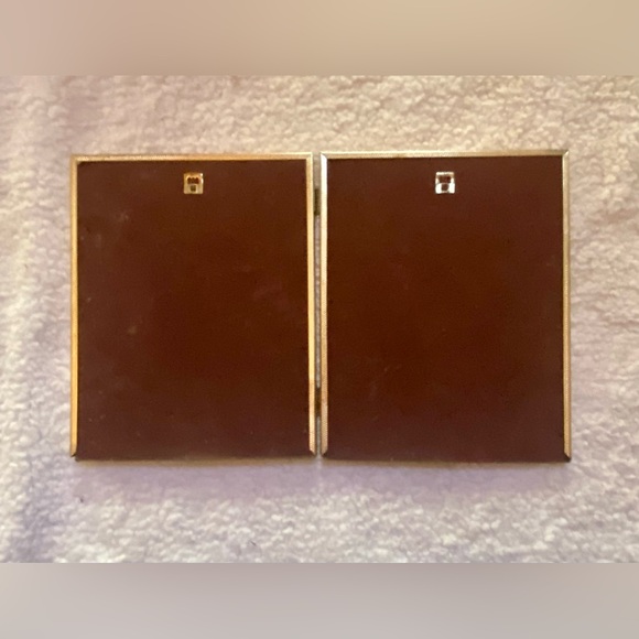 🔥Vintage Dual Hinged Gold Tone Metal Picture Frame 8x10🔥 Rare Find - Picture 5 of 5